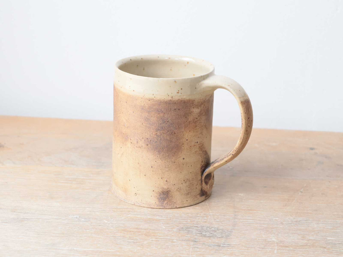 Bierkrug aus Keramik, handgemacht